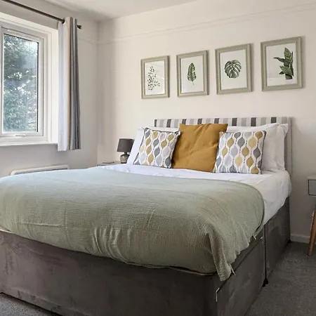 Holiday home Harlowe Hideaway Two Bedrooms With Parking